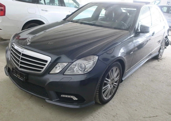 Mercedes-Benz Klasa E cena 14900 przebieg: 167162, rok produkcji 2010 z Kobyłka małe 67